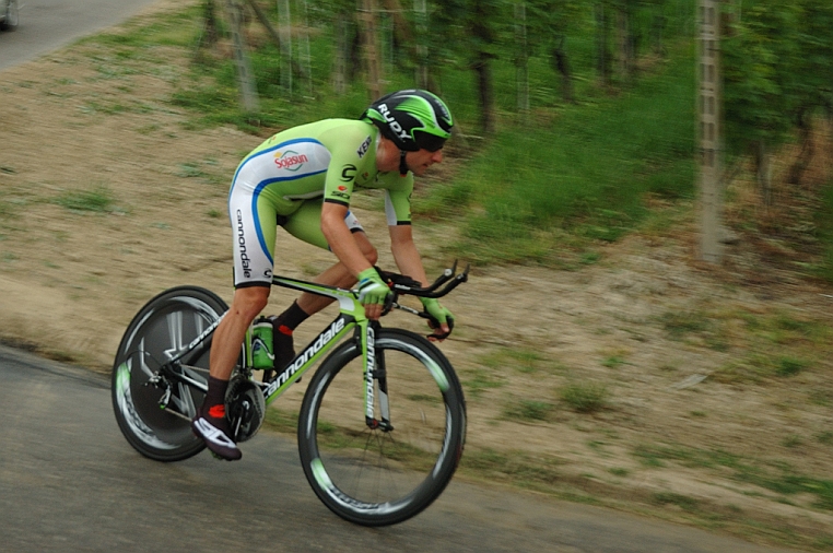 DSC_3336.jpg - Il velocista Elia VIVIANI 158° in 1:07:08 a 9:34 dal vincitore.
