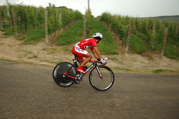 DSC_3343.jpg - Nacer BOUHANNI  indossa la maglia rossa di leader della classifica a punti.
