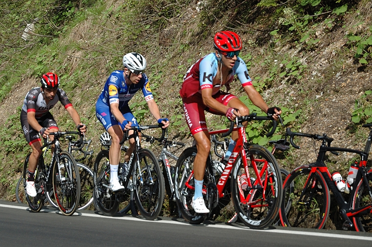 DSC_5205.jpg - Viacheslav Kuznetsov (Katusha - Alpecin) arriverà 7°; Michael Morkov (Quick - Step Floors) arriverà 6°; Marco Marcato (UAE Emirates) arriverà 5°.