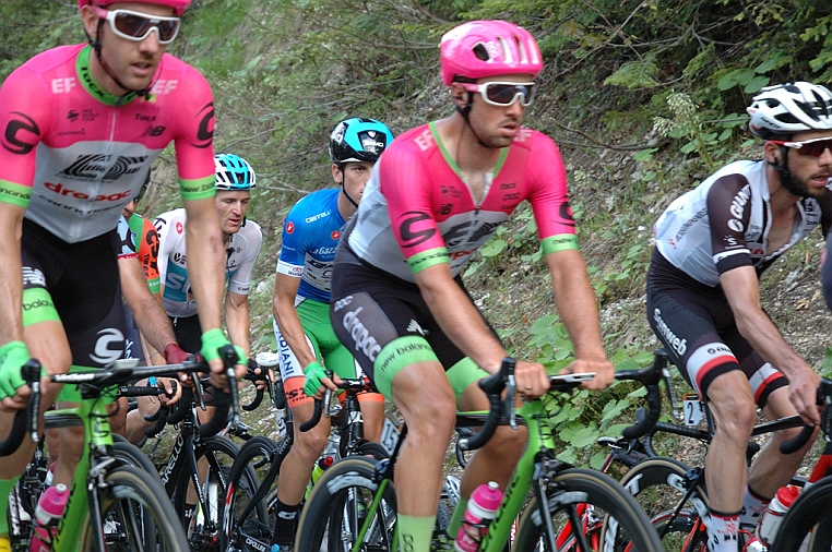 DSC_5231.jpg - La maglia azzurra, leader del Gran Premio della Montagna, è indossata da Giulio Ciccone (Bardiani CSF).