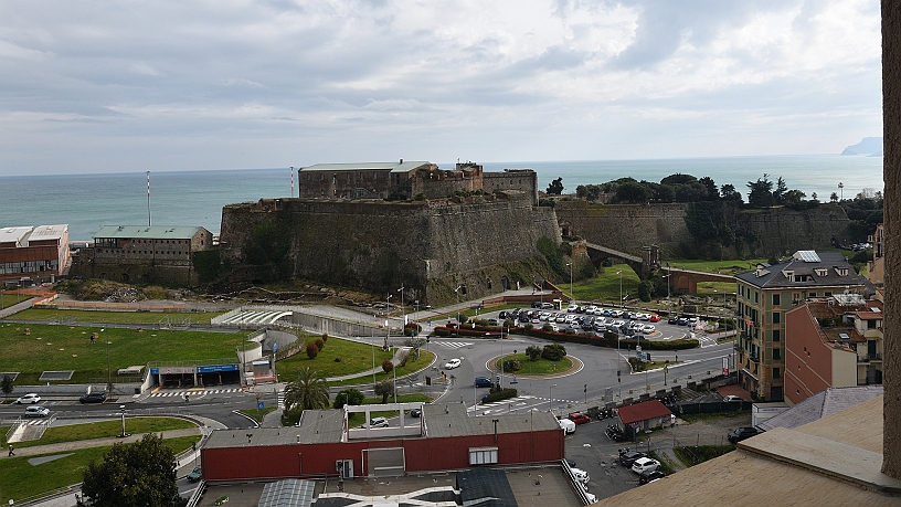 MAK_4830.jpg - La fortezza del Priamar edificata dai genovesi a comincare dal 1542 dove prima sorgeva la città di Savona.