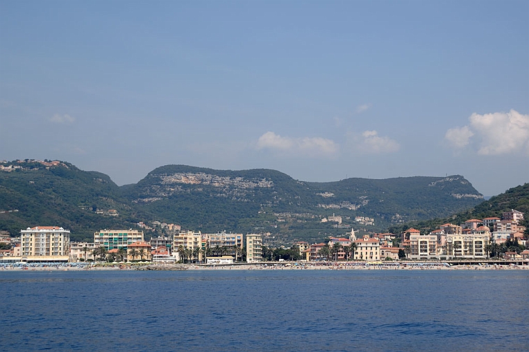 MAN_8505.jpg - L'altipiano alle spalle di Finale Ligure, una zona bellissima a livello storico e naturalistico..