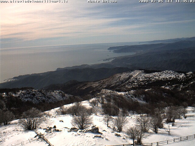 Senza-titolo-2.jpg - La costa da Varazze all'isola della Gallinara ripresa dalla web-cam posta sul monte Beigua