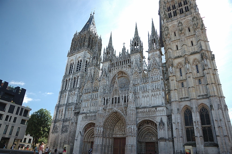 18-DSC_5811.jpg - La belle e imponente Cattedrale di Notre-Dame, è uno dei massimi capolavori dell'architettura gotica.