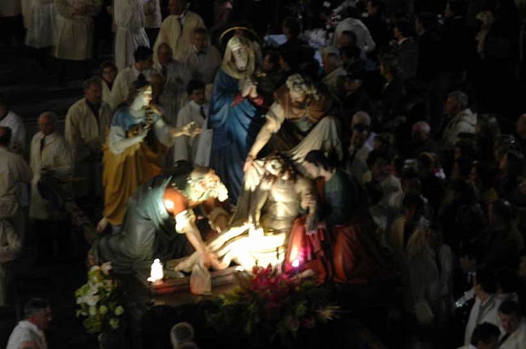 DSC_6512.jpg - Processione 2006: la cassa dall'alto.