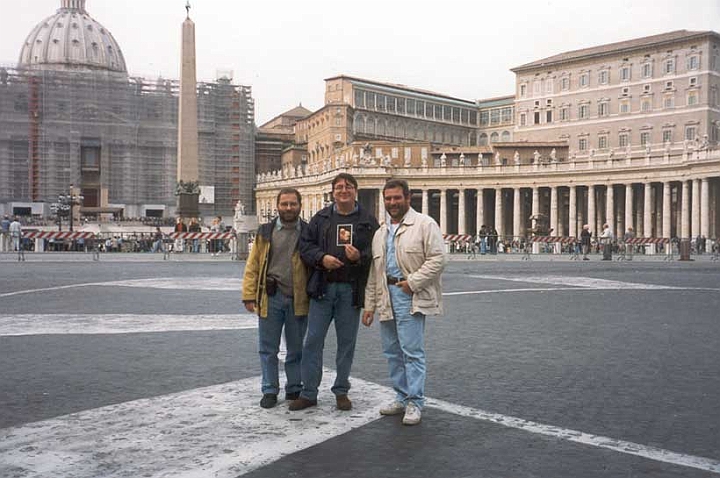 Roma-1.jpg - In piazza San Pietro in ristrutturazione.
