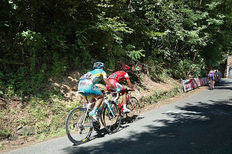 DSC_1546JA.jpg - Julien El Fares (Cofidis 4°) davanti a Dmitriy Fofonov (Astana, 6°), più avanti Bauke Mollema (Rabobank che arriverà 2°)