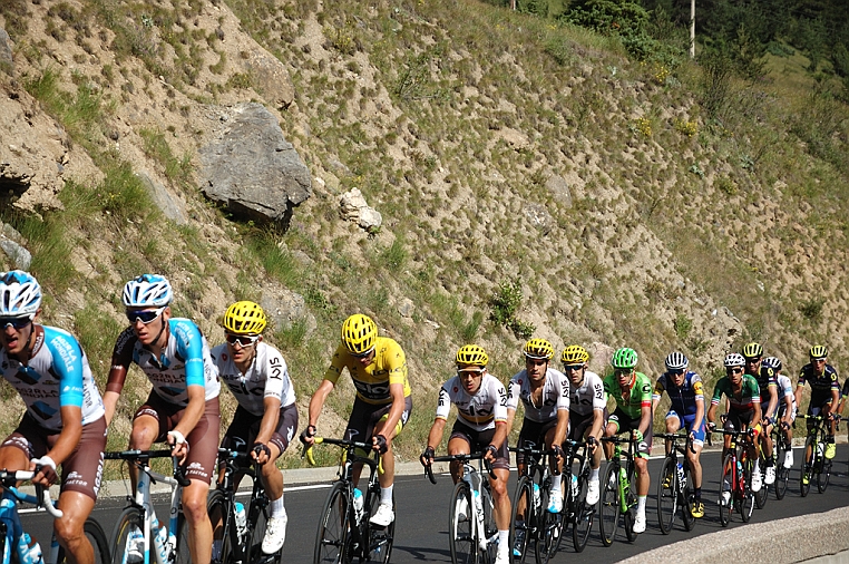 DSC_4935.jpg - Il Team Sky con la maglia gialla di Christopher Froome.