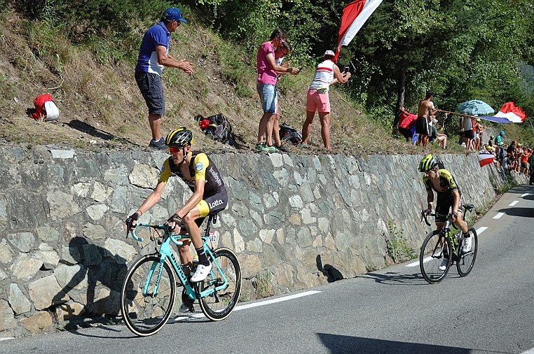 DSC_5983.jpg - l’olandese Robert Gesink (Team LottoNL–Jumbo) e lo spganolo Mikel Nieve (Team Mitchelton-Scott).