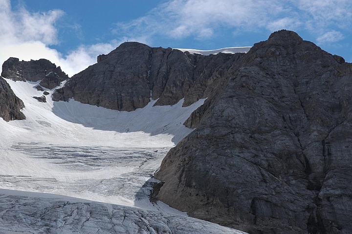 08-DSC_9317.jpg - Il fascino del ghiacciaio della marmolada in estate.