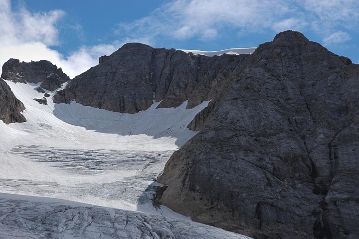 08-DSC_9317.jpg - Il fascino del ghiacciaio della marmolada in estate.