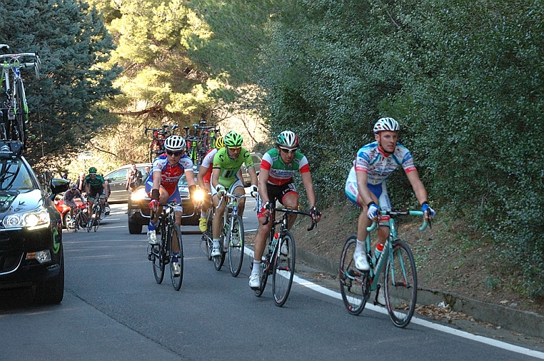 DSC_2777-JA.jpg - Il campione italiano Franco Pellizotti si è stacca dai primi, è preceduto dal compagno di squadre Francesco Reda.