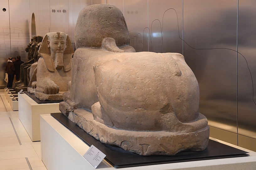 79_MAK_5772.jpg - Sfinge in arenaria 1292 - 1077 a.C. copie di sfingi erano poste l’una di fronte all’altra all’ingresso del tempio nel ruolo di guardiani.